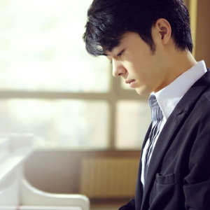 二个男人和一个女人肛交视频
